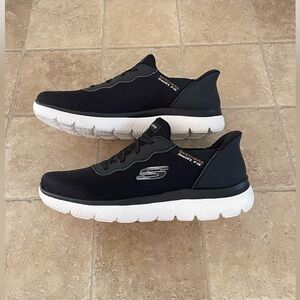 Skechers Men's Black and White Sneakers, New without tags